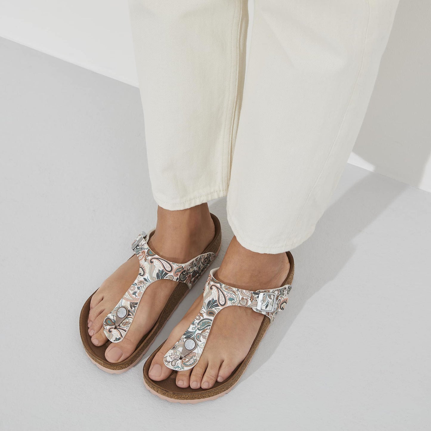 BIRKENSTOCK Gizeh Birko-Flor - Brown/Roast