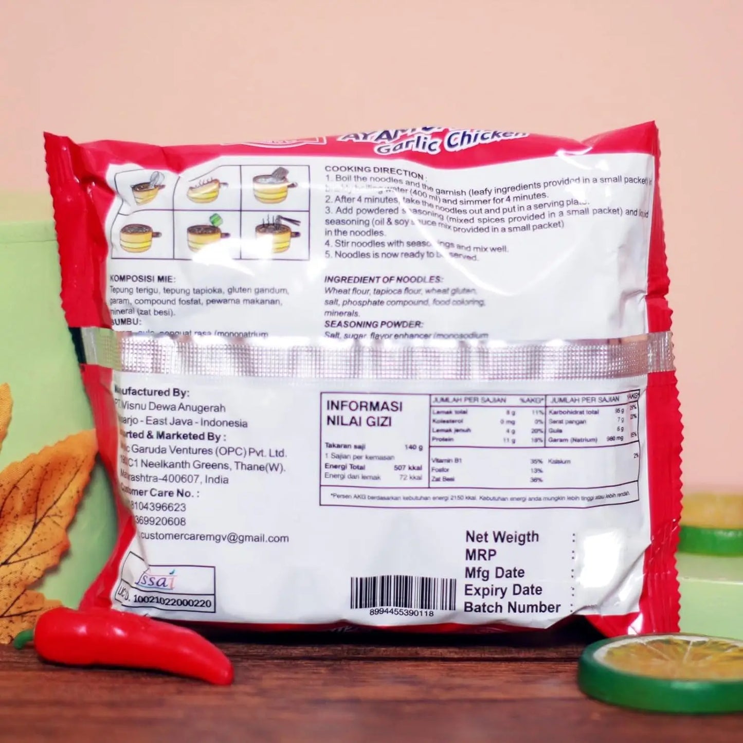 Golden Garuda Mom's Mie Garlic Chicken Noodles 140 g