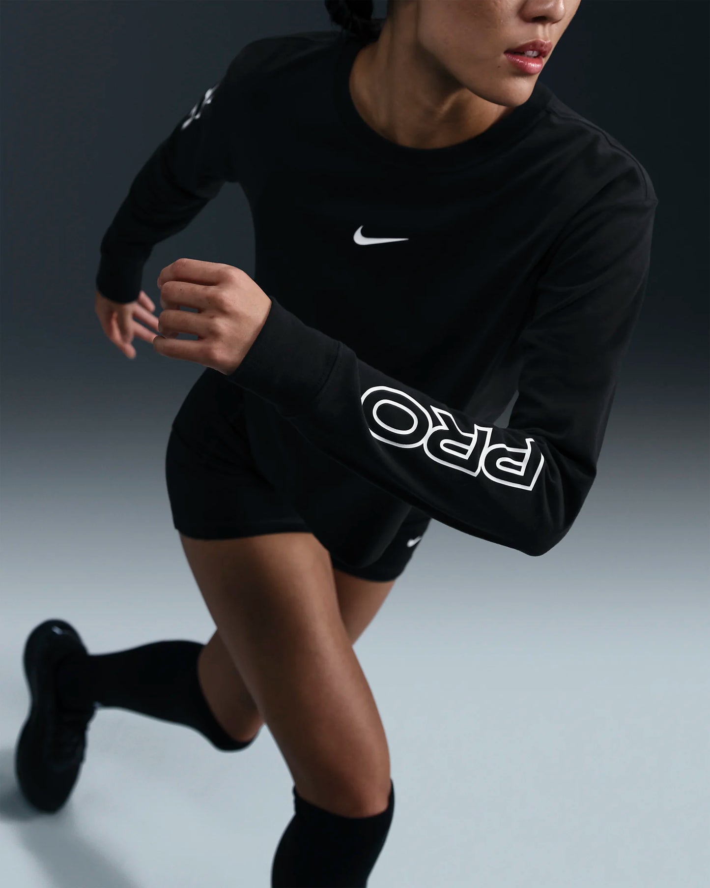 Nike Pro Women's Dri-FIT Long-Sleeve Cropped T-Shirt