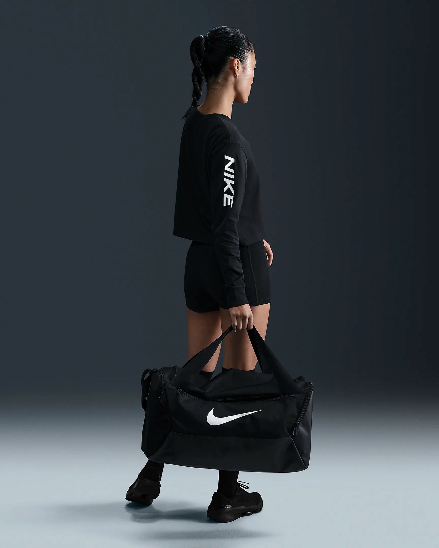 Nike Pro Women's Dri-FIT Long-Sleeve Cropped T-Shirt