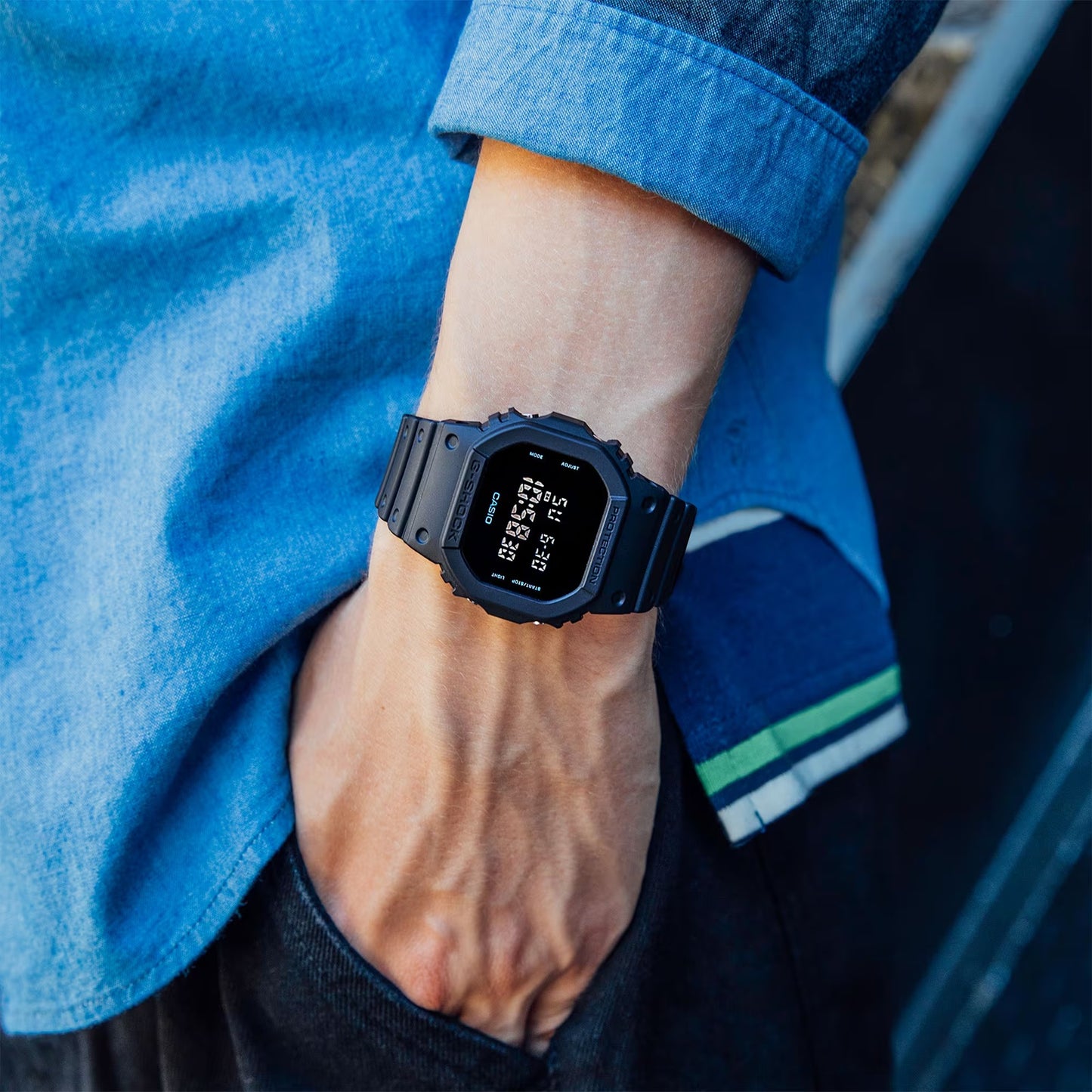 CASIO DW-5600UBB-1