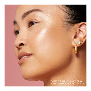 RARE BEAUTY Positive Light Silky Touch Highlighter – Exhilarate