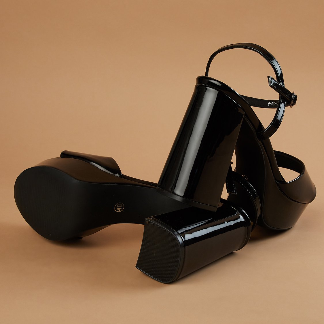 CODE Glossy Platforms