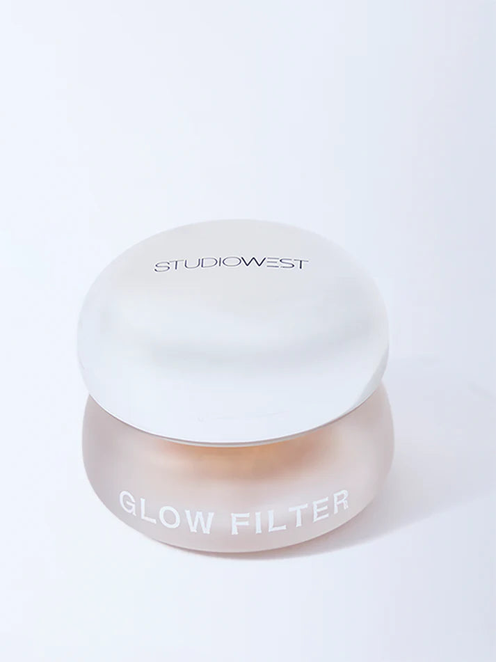 Studiowest Glow Filter Goldie Eyeshadow - 7.5 gm